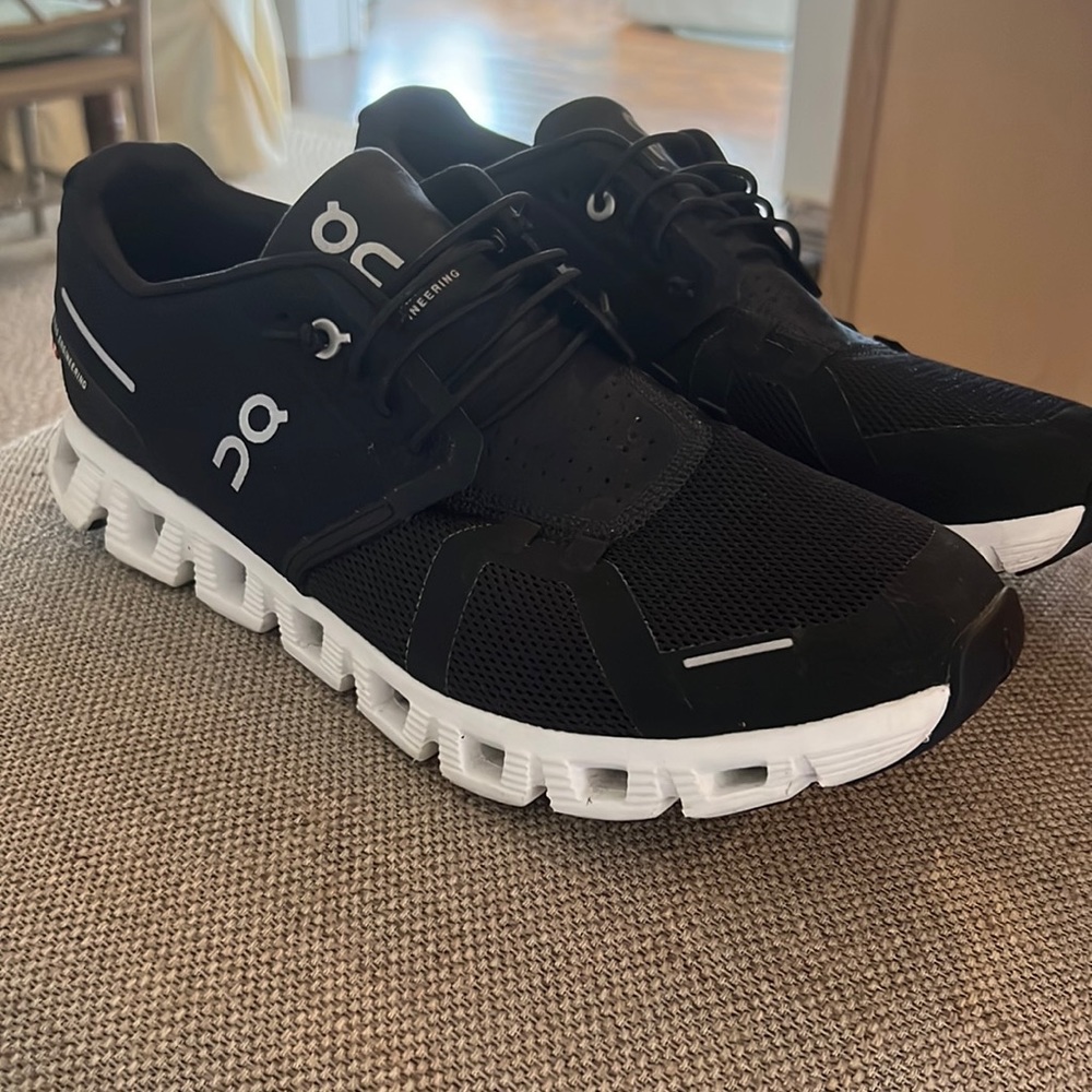 Cloud 5 size 10.5 EUC